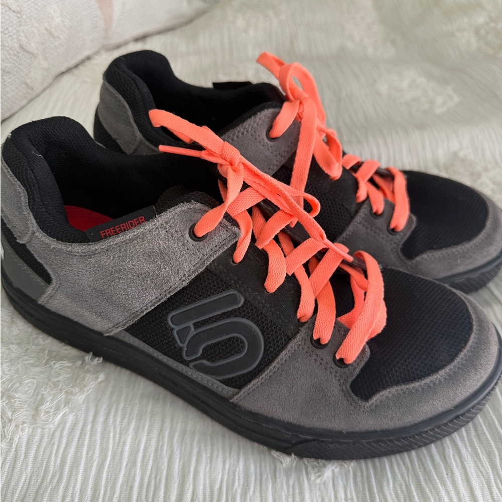 Adidas Freedride Mountain Bike Shoes- Gray and Black, Mens 9